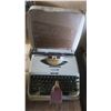 Image 1 : vintage underwood 18 typewriter in case
