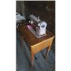 Image 4 : singer sewing machine in table