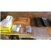 Image 1 : baking sheets, cutting boards, velcro, clips, bags, etc.