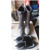Image 1 : size 9 sorel winter boots and size 9.5 Nike cleats