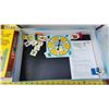 Image 3 : 4 Board games: Clue, The Mad Magazine Game, Operation, Dr. Seuss, How the Grinch Stole Christmas