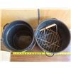 Image 2 : 2 medium/small roaster pots