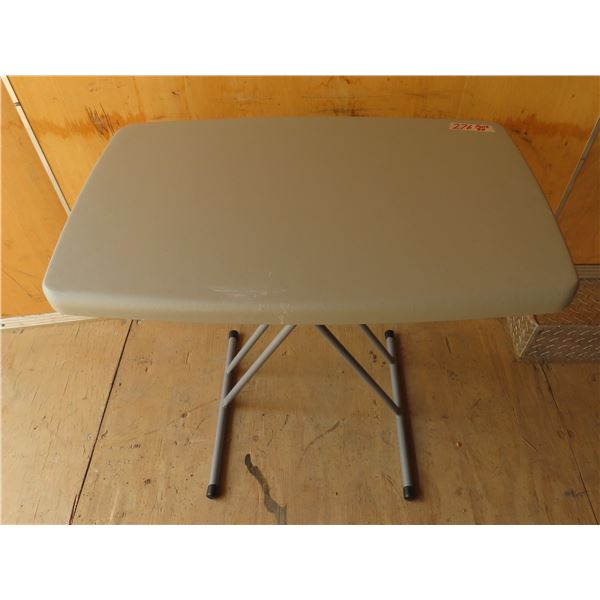 Collapsible table 30"x 19.5"x 28"