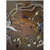 Image 3 : Lot of assorted costume jewelry
