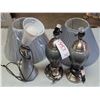 Image 1 : 3 Electronics lamps - with 2 matching shades