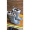 Image 2 : size 12 Kamik rubber boots