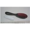 Image 2 : lint brush and shoe horn