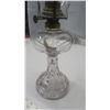 Image 2 : vintage oil lamp with chimney