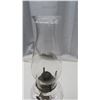Image 3 : vintage oil lamp with chimney