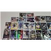 Image 5 : 50 Assorted hockey cards