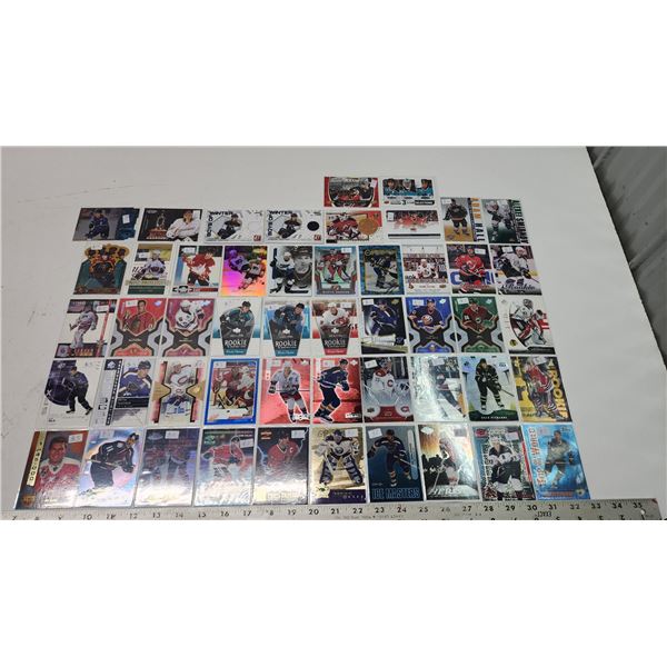 50 Assorted hockey cards