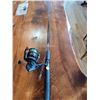 Image 2 : 7' - 2pc shakespear ugly stick, 5x2 medium action - with PT smoke spinning reel - lake ready, VG con