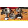 Image 1 : Lot of assorted kitchen pots