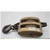 Image 1 : Large Vintage Wooden Block Pulley