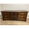 Dresser with 6 drawers and middle storage cubby