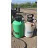 Image 2 : 2x 2 gallon sprayers