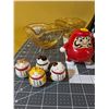 Image 2 : Mixed lot of various Japanese items, both new (daruma-san) and old (milk and sugar set).