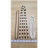 Image 1 : 3 Vintage Glass Bead Necklaces
