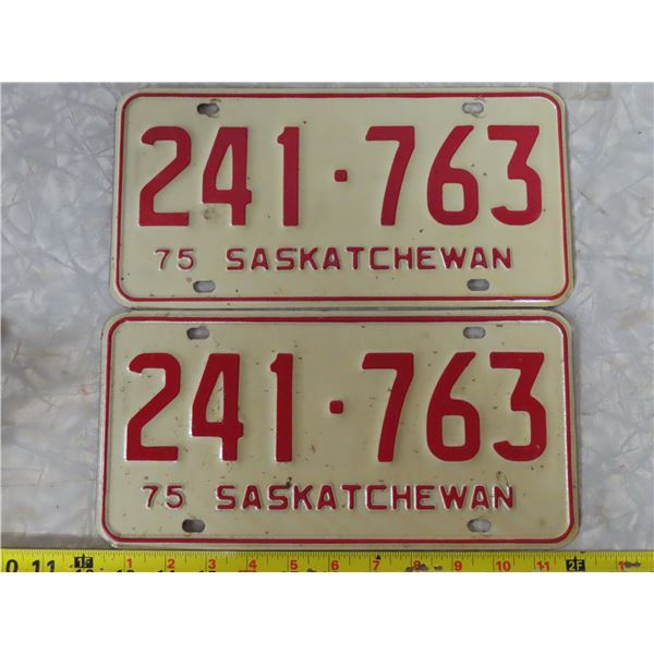 Set of 1975 Sask License plates