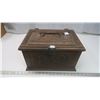 Image 1 : sewing box