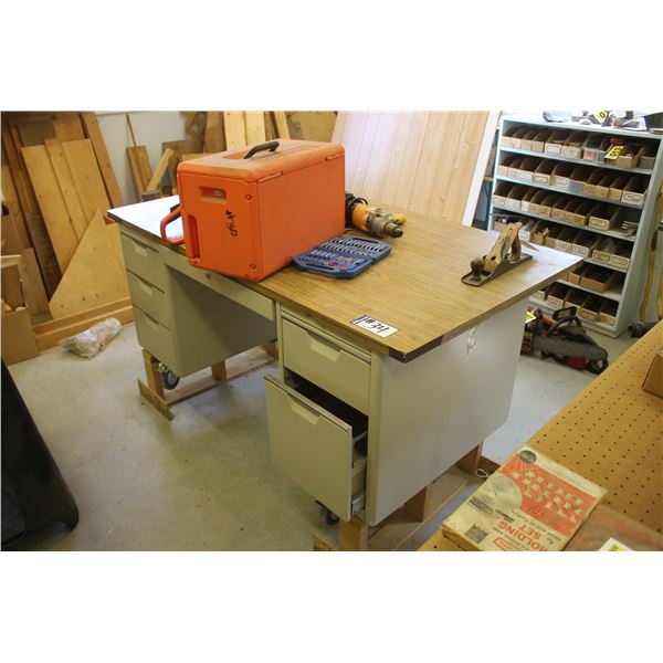 Wheeled 5 drawer metal desk