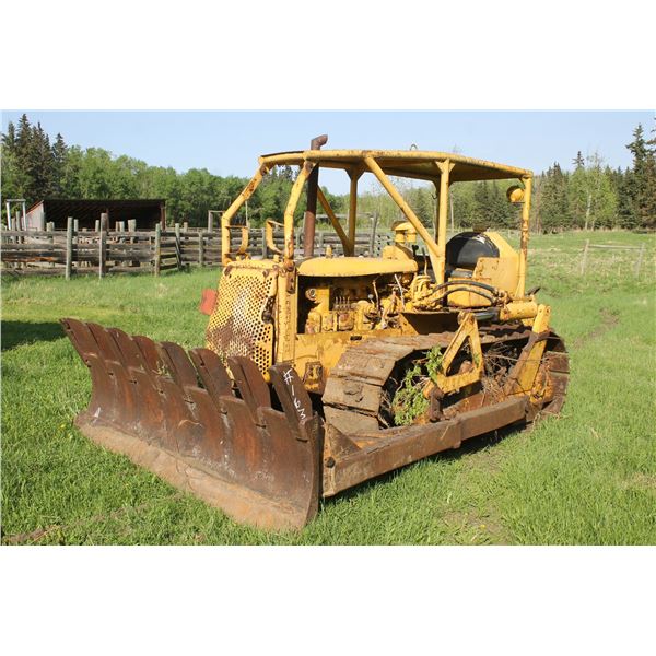 D4N Cat c/w reversable blade, hyster winch, 20" pads, motor sn#622455 (not running)