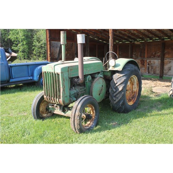 JD D tractor on rubber, #152814, PTO, spoked front wheels, all orig. and appears complete, shedded