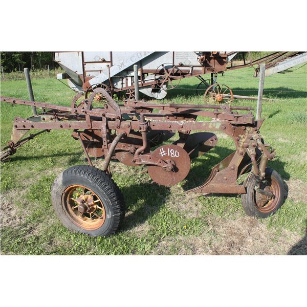 JD 3 bottom plow on rubber, nice orig. condition, #55A-B-H