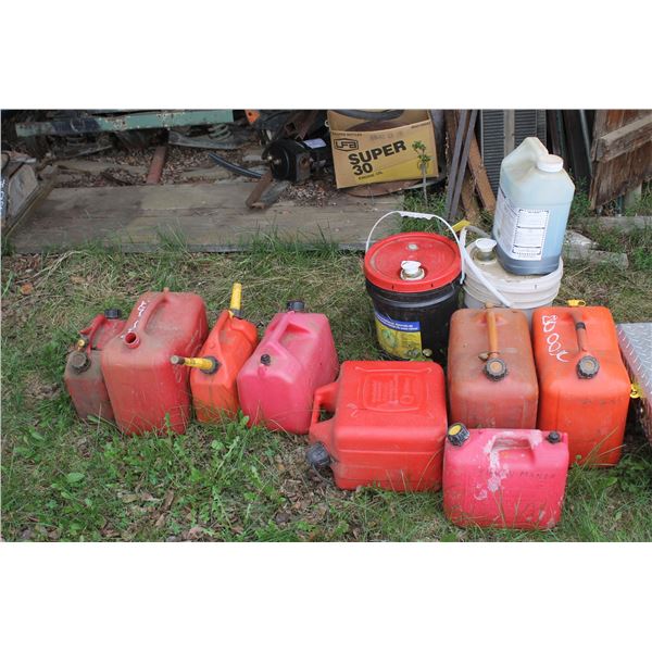 Various Jerry cans, bio-fresh