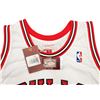 Image 5 : Chicago Bulls Scottie Pippen Autographed White Authentic Mitchell and Ness Jersey XXL Beckett COA
