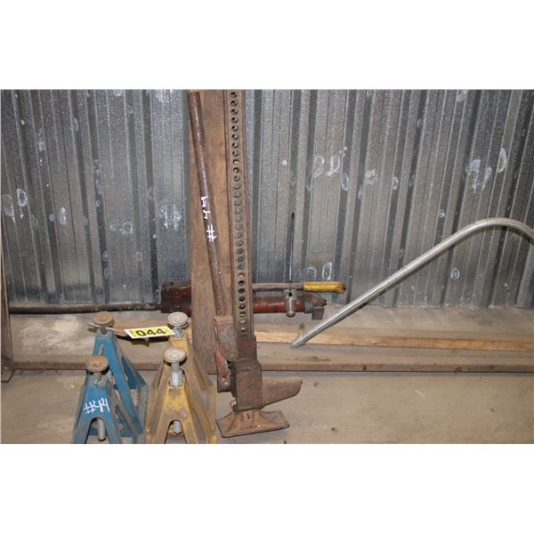 4 metal stands and a Jack-All