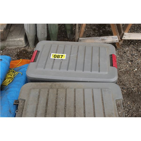 (2) Live wells with pumps and 3 tarps