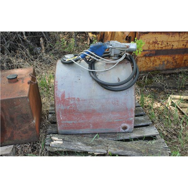 Small tidy tank with 12V pump