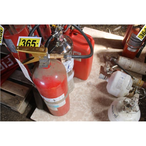 1 C02  2 water extinguisher.