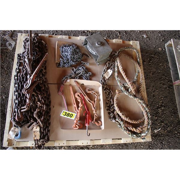 (2) 3/8 chains, (2) 3/8 boomers, (4) small boomers, and 20' Tow rope.