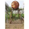 Image 1 : 300 Gal fuel tank (Gasoline) 6'H complete with stand