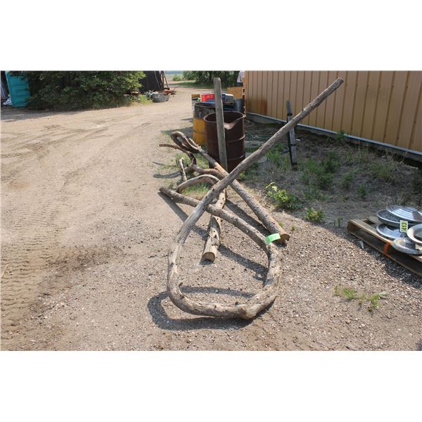 1 lot of twisted trees