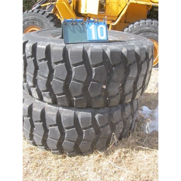 Set of 2 Techkinc radial ET6a 23.5  R25