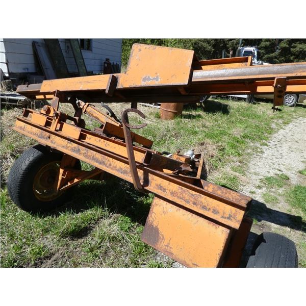 Hydraulic post pounder on wheels