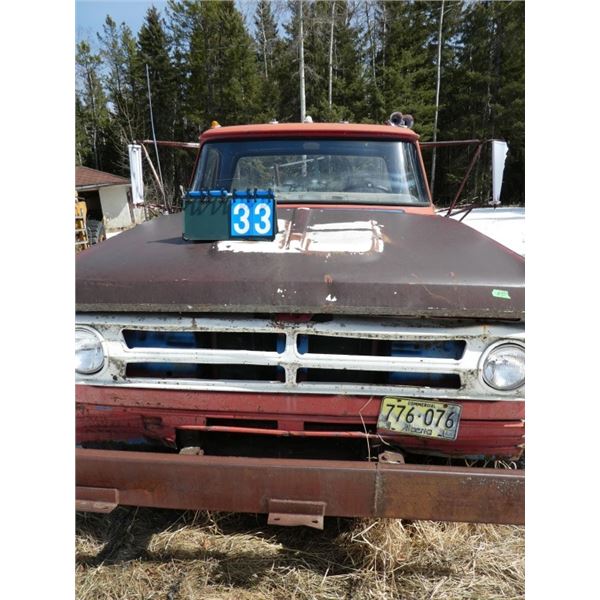 Dodge D800 5 spd  Eaton ,361 motor