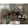 Image 1 : HD Premium Gas Station & Bike Ornament, Red Harley-Davidson Motorcycle & Engine Shaped Remote Contro