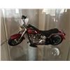 Image 2 : HD Premium Gas Station & Bike Ornament, Red Harley-Davidson Motorcycle & Engine Shaped Remote Contro