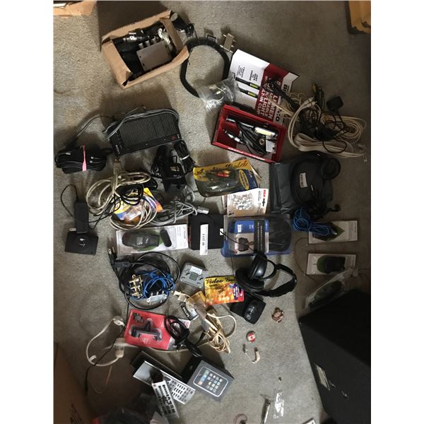 20' VGA Monitor Projection Cable, Dubbing Cable, Coaxial Cable Clamps, Remotes, Lamp Module, TP-Link