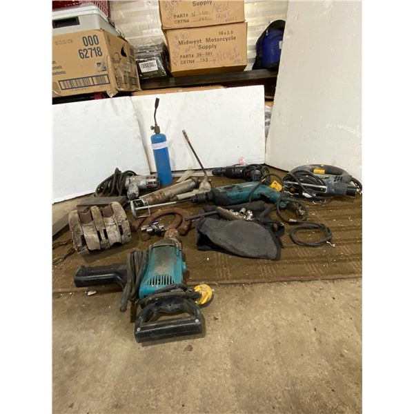 Wooden Traveller, 2 Makita Power Drill (1 with Paddle), Vintage Power Drill, Porpande Torch, Clydesd