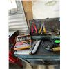 Image 2 : Kuny's Toolbelt, Exactoknife Tool Set, Pliers, Screwdrivers, Banana Knives, Socket Wrenches, Powerli