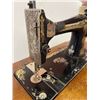 Image 10 : Singer Treadle Sewing Machine