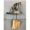 Image 8 : Dazey Butter Churn Hand Mixer w/ Wood Blades