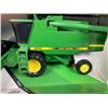 Image 3 : John Deere 9500 Die Cast Metal Combine-Original Box