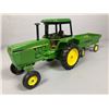 Image 1 : John Deere Diecast Metal Tractor & Trailer