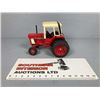 Image 2 : International Diecast Metal 1586 Tractor